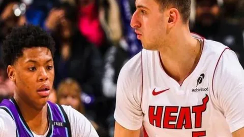 “熊本羽毛球大师赛：李诗沣山口茜夺冠荣膺冠亚军”